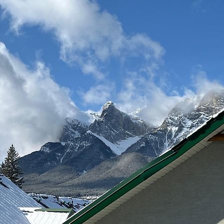 Banff Wood Lodge 坎莫尔 外观 照片