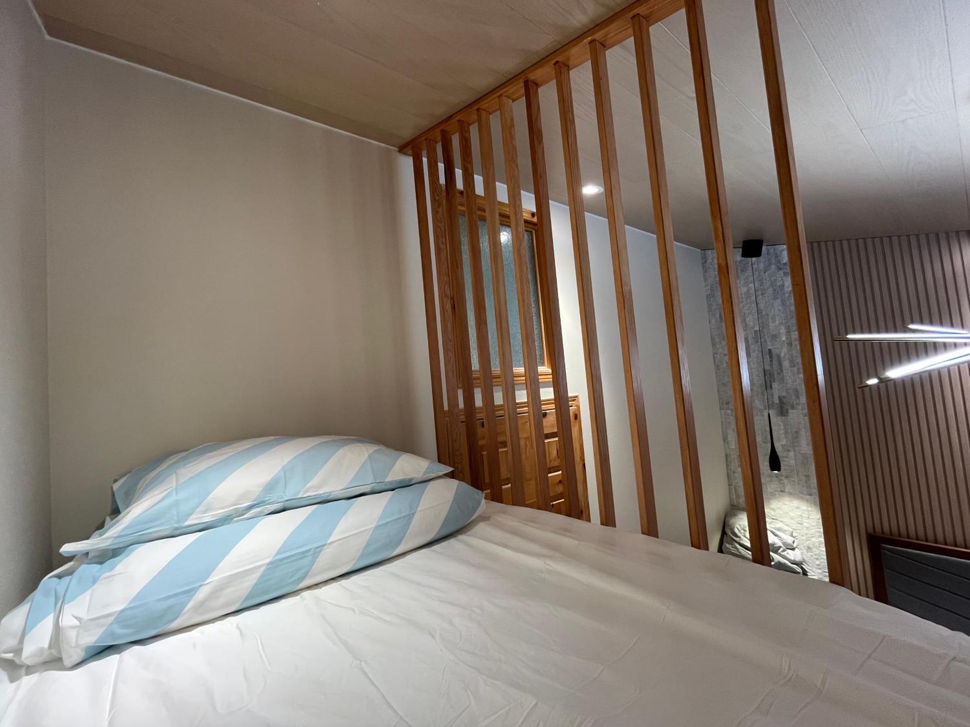 Banff Wood Lodge 坎莫尔 外观 照片