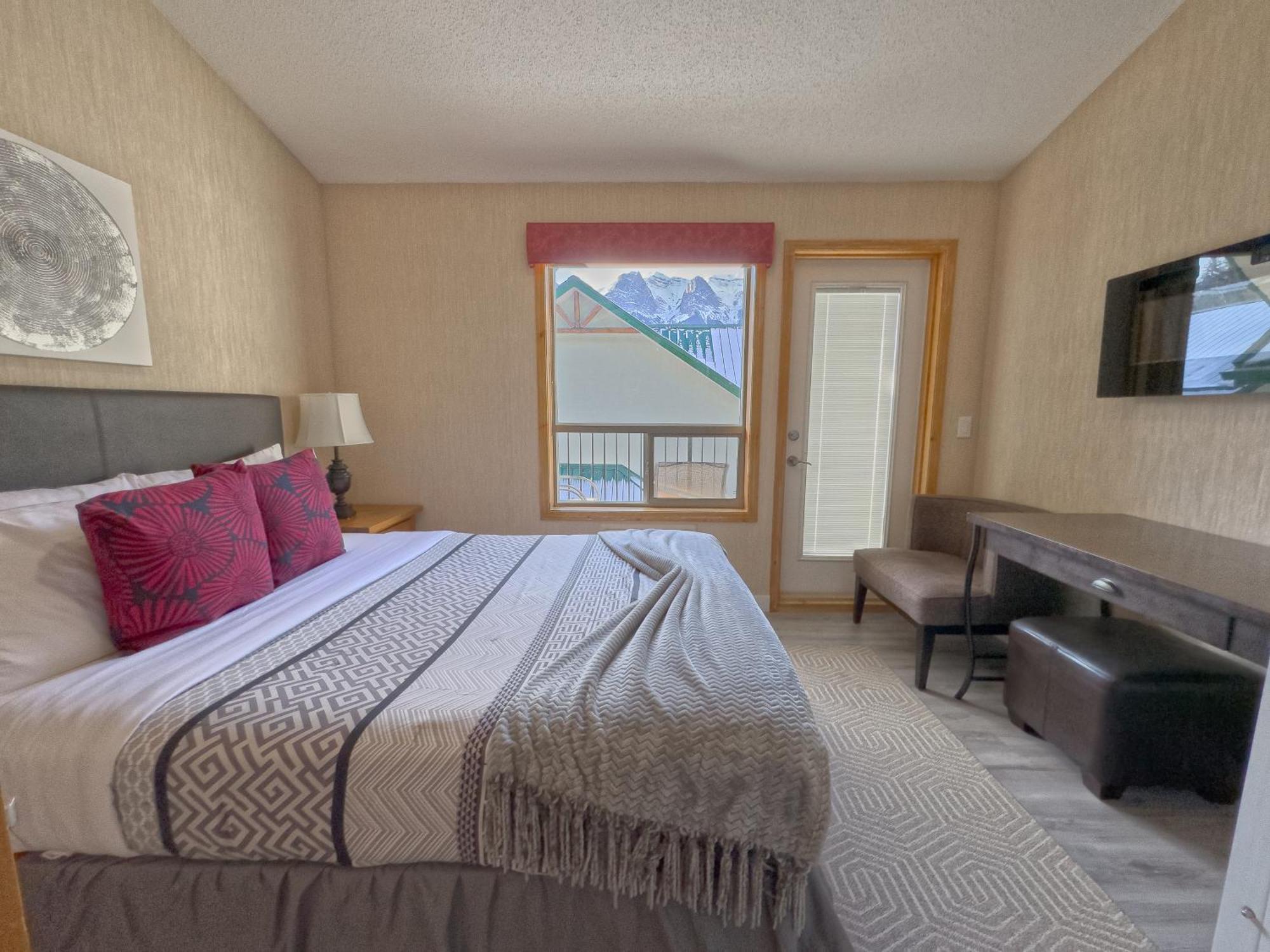 Banff Wood Lodge 坎莫尔 外观 照片