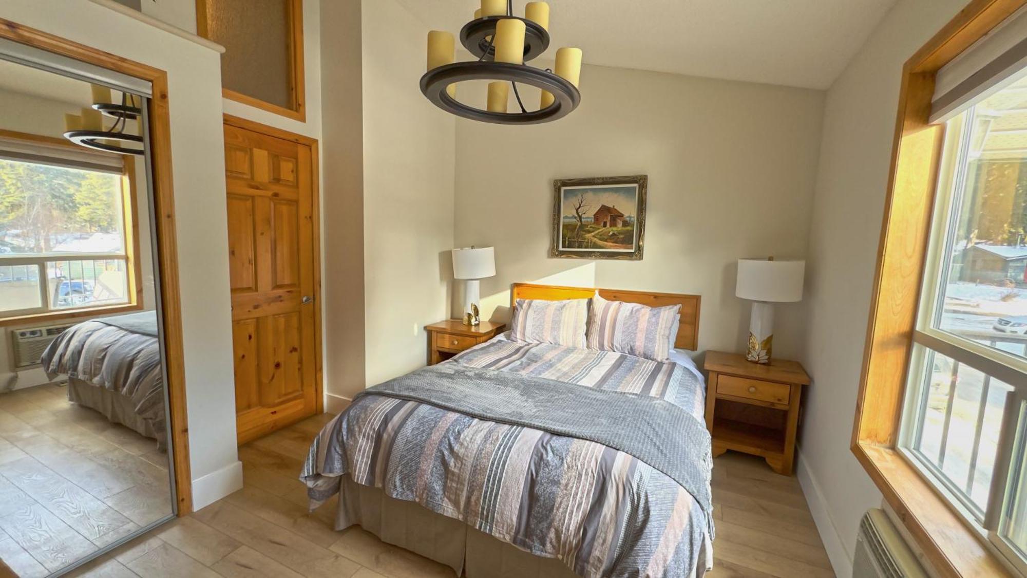 Banff Wood Lodge 坎莫尔 外观 照片
