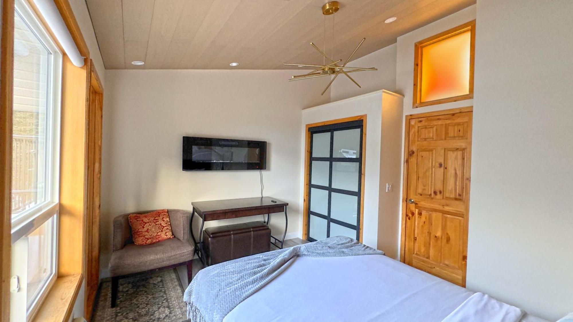 Banff Wood Lodge 坎莫尔 外观 照片
